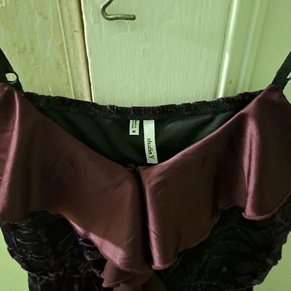 Studio Y Women's Top - Picture 3 of 8